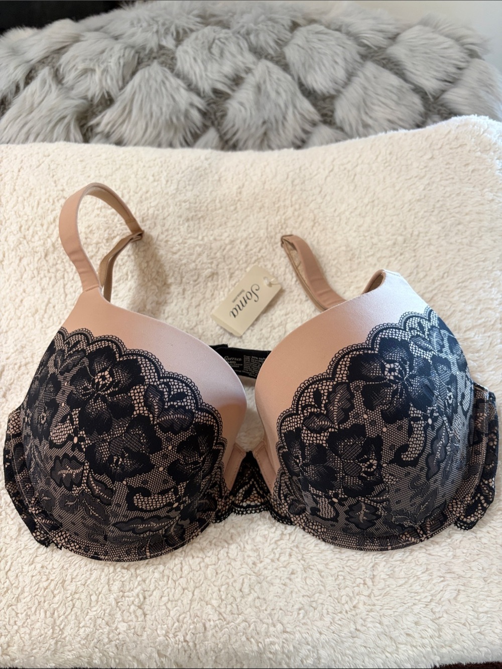 Soma Enhancing Shape Printed Lace Bra. Tan and Black